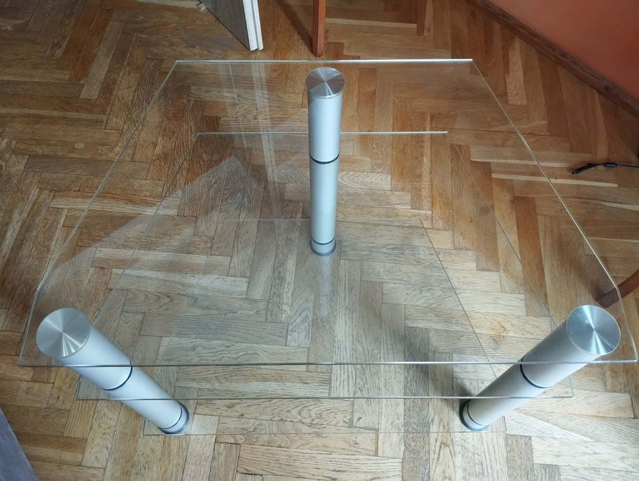 Stolik pod telewizor szklany