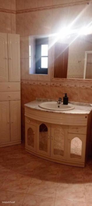 Casa com 3 quartos - localizado em Braganca