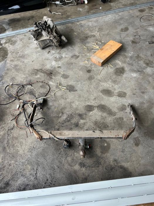 Hak holowniczy wiązka moduł Mazda 5 II cw 10r- komplet odpinany