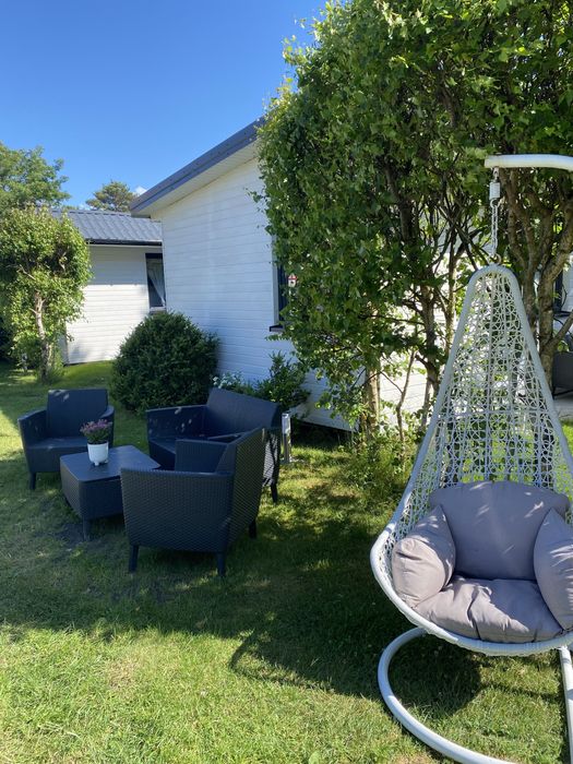 Maj, czerwiec promocyjne pakiety pobytowe. Blisko plaża i las.