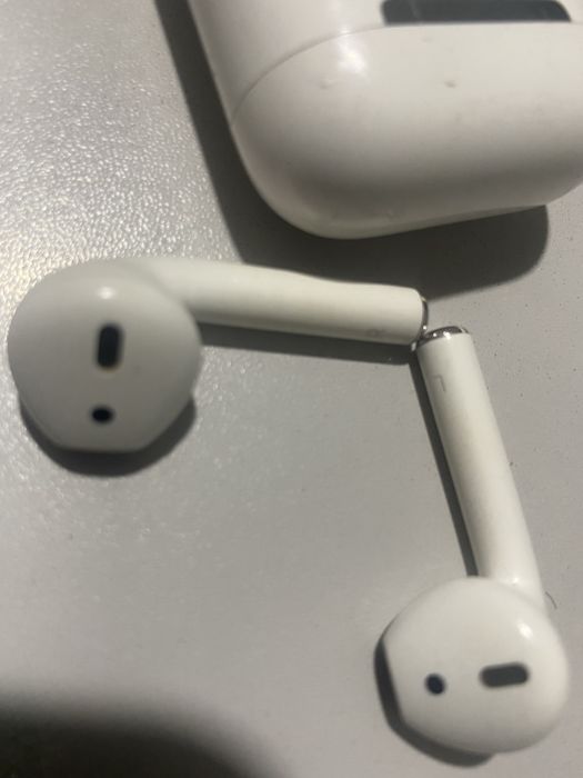 AirPods 2031. Друге покоління.