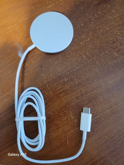 Apple магнітна зарядка