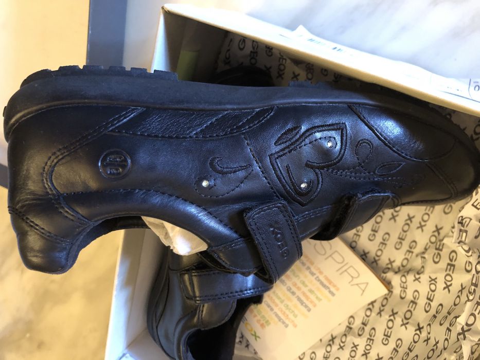 2 pares sapatos novos cada 20€, marcas Geox//  Puma// tamanho 36