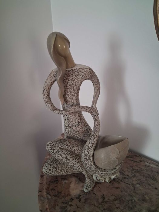 Cisne decorativo em marfinite