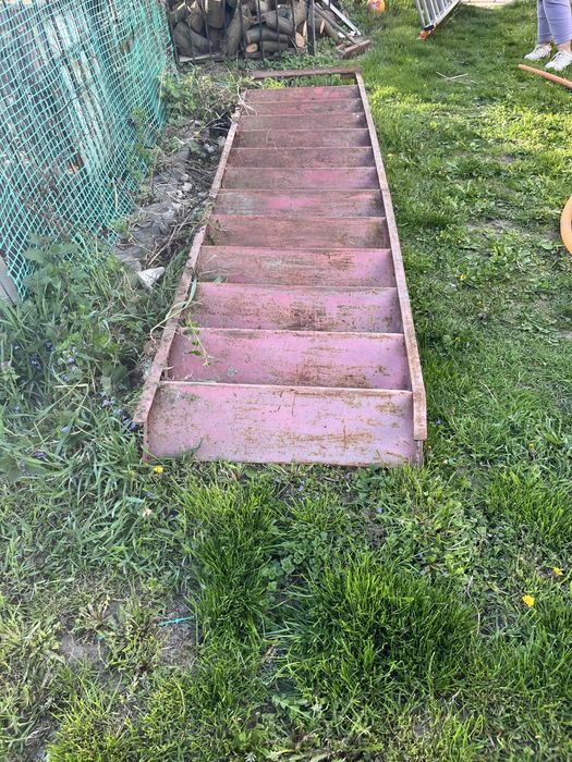 Schody stalowe  zewnętrzne gruby profil