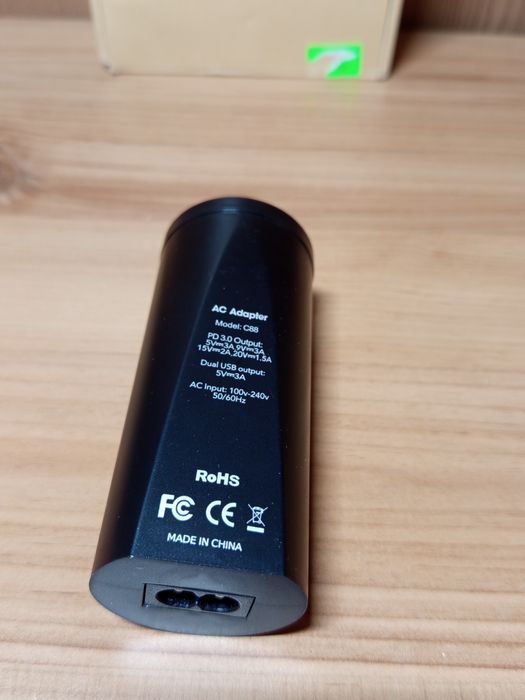 Zasilacz biurkowy C88