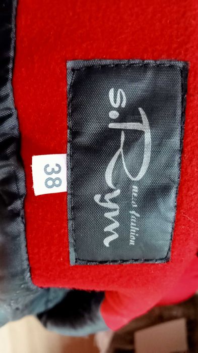 Czerwony płaszcz damski zimowy