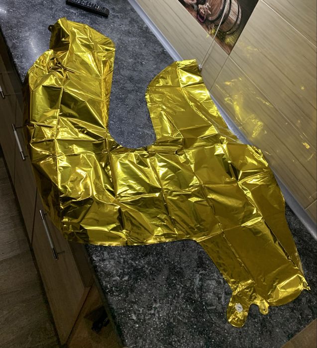 Продам цифру 4 на ДР happy birthday