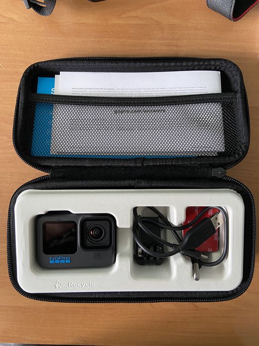 Продам GoPro (10) + 2 акумулятора +карта памʼяті на 256гб в подарунок
