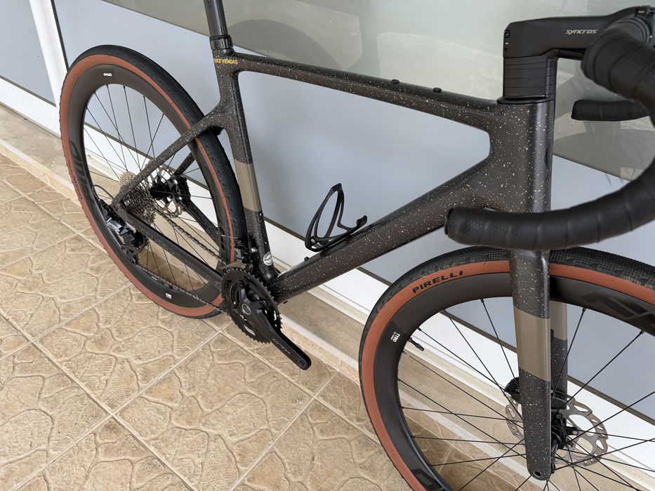 Bicicleta Scott de Gravel - Rodas em carbono