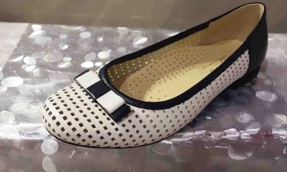 Skórzane baleriny damskie granat-biały nr 38