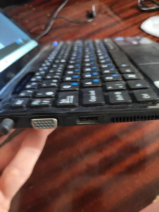 Нет бук Asus  260ммх18мм