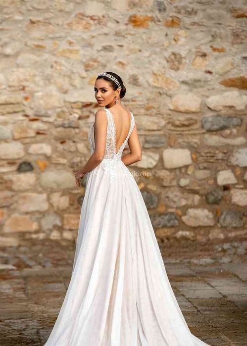 Nowa suknia ślubna Monica loretti