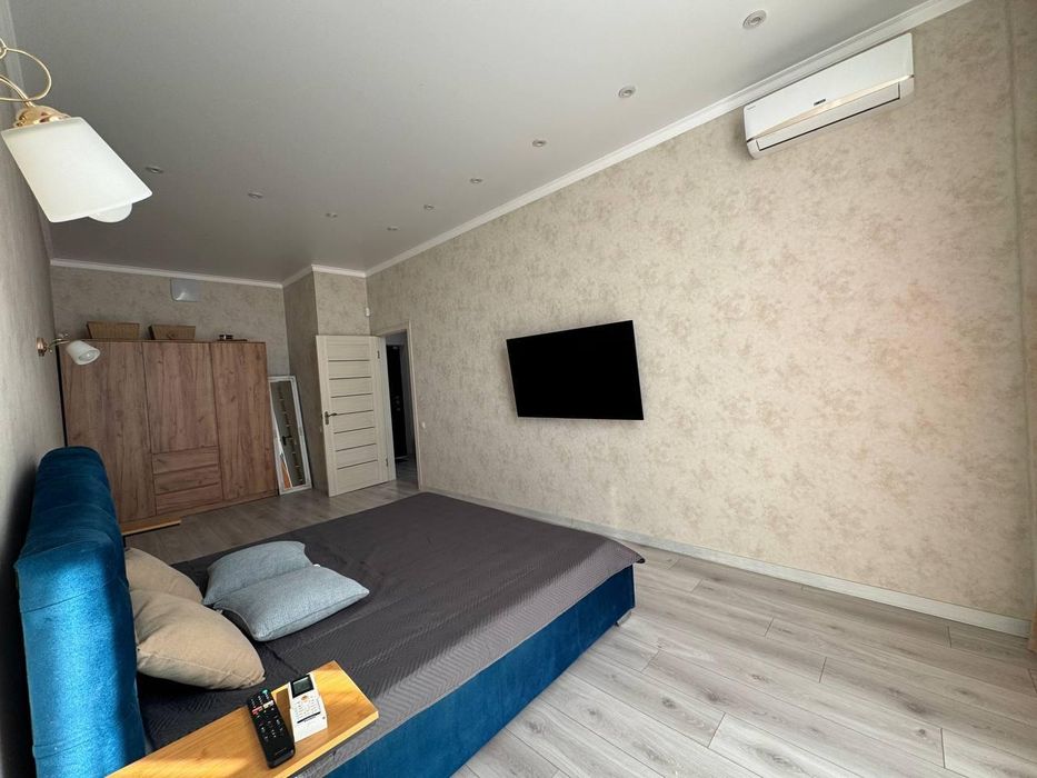 Продам сучасну квартиру у 15-й Перлині. Таїрова. Квартира підходить під державні програми. (360-915)