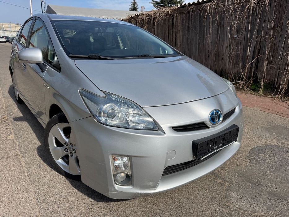 Toyota Prius Idealny Stan # Przebieg Autostradowy # Serwis # Head Up # Alu 17 #z De