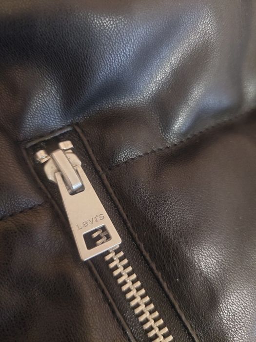 Жіноча зимова куртка Levis