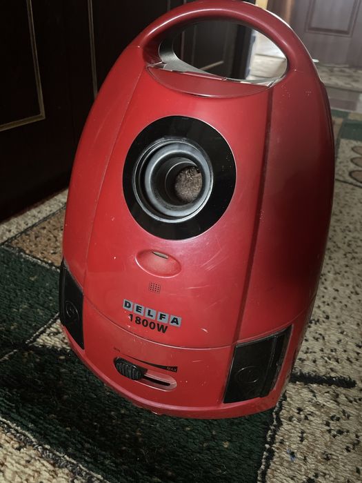 Продам пилосос 300 грн