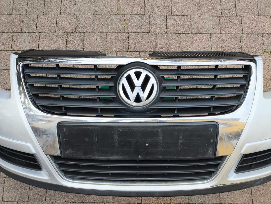 Zderzak Przedni VW Passat B6 Kolor Srebrny LA7W