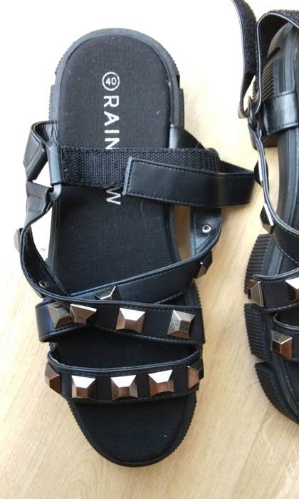 Sandały na platformie czarne