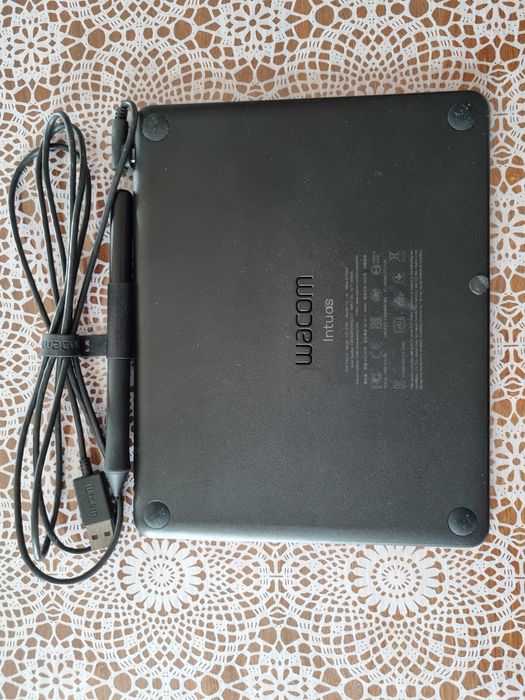 Tablet graficzny Wacom Intuos S czarny używany w doskonałym stanie