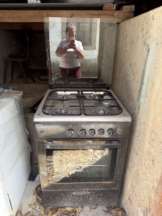 Fogao a gaz em estado de foncionamento