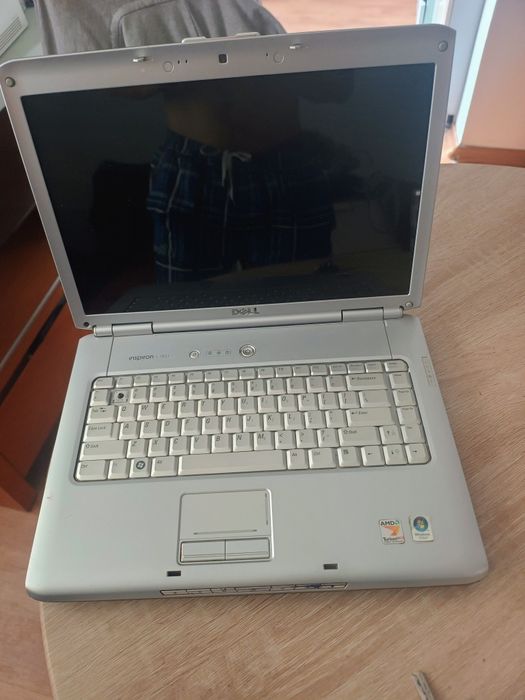 Laptop.    Dell.