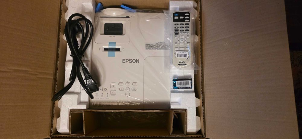 Projektor Epson EH-TW5650 Full HD 3D 300'' , stan bdb