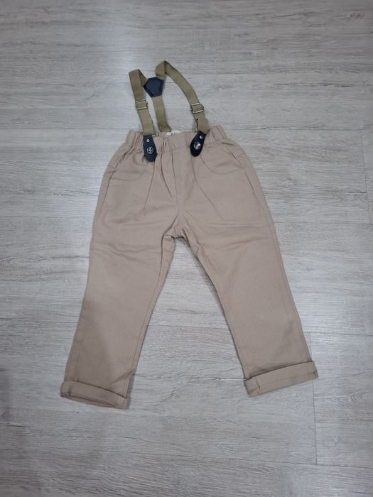 Eleganckie spodnie chlopiece na szelkach
