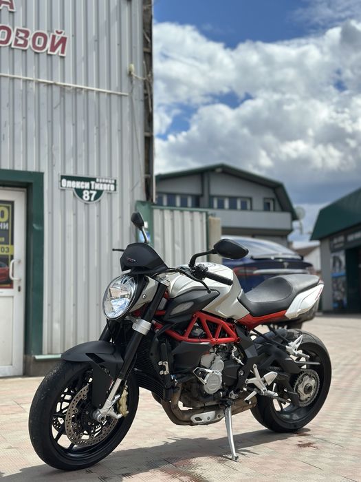 MV Agusta Brutale 800