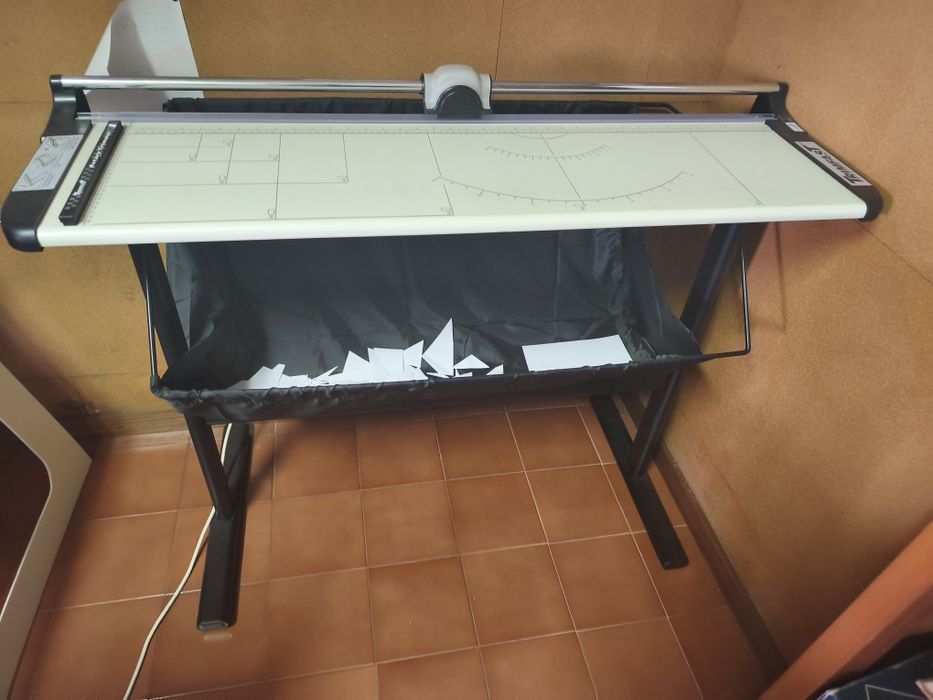 Guilhotina de papel A1