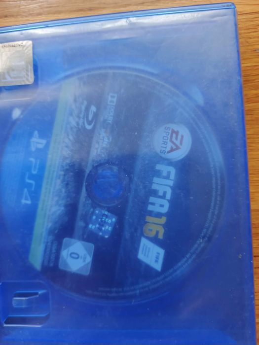 Sprzedam Konsolę PS4 z grami*Mało używana