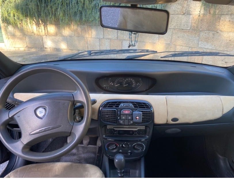 Vendo carro Lancia Y
