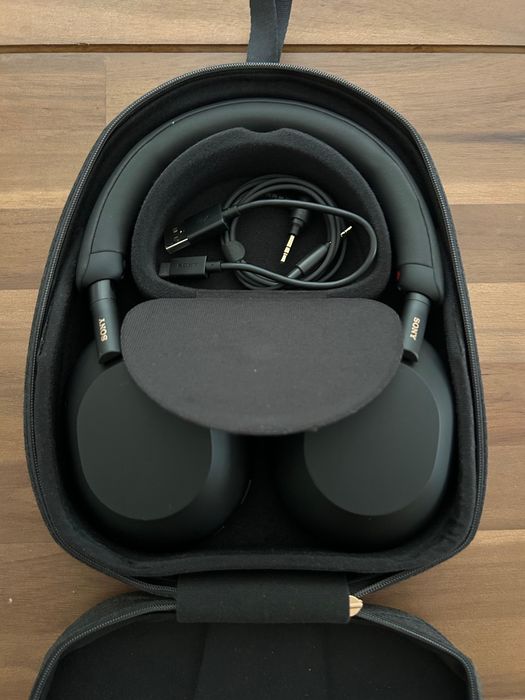 SONY WH 1000XM5 Headband Premium (Over Ear - Microfone - Noise Cancelling - Preto)