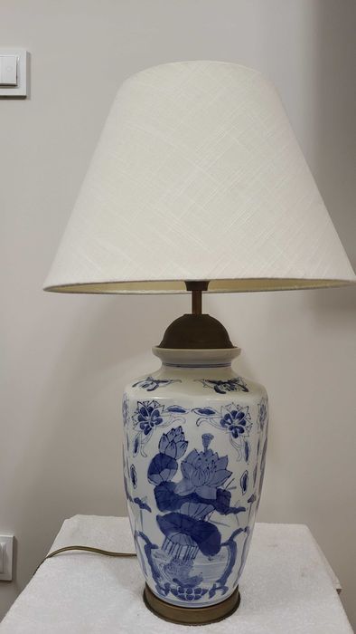 Piękna ceramiczna lampka nocna