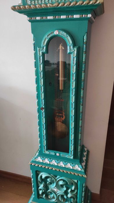 Relógio de caixa alta