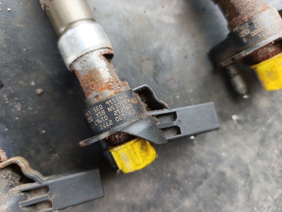 Wtryski pompowtryskiwacze przewody listwa paliwowa VW t5 t6 2.0 TDI