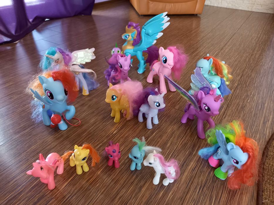Sprzeda zestaw kucyków MY LITTLE PONY