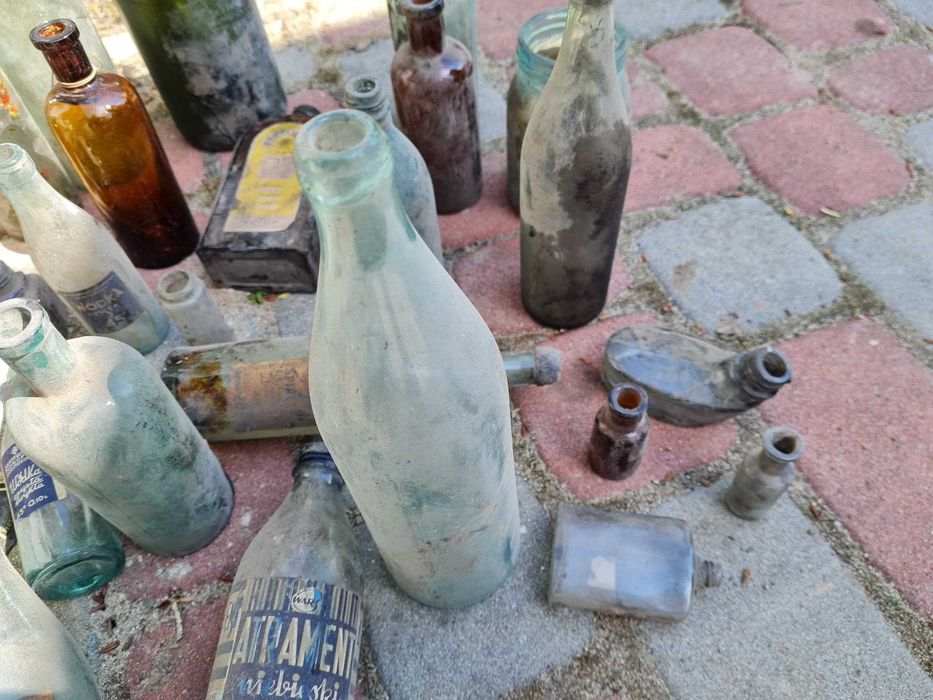 Stare butelki z czasów PRL