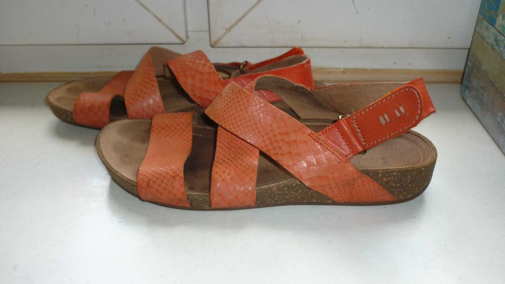 Clarks- skórzane sandały   r; 38