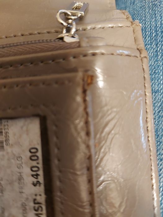 Carteira Gess de Mulher, em Pele Cinzento envernizado.