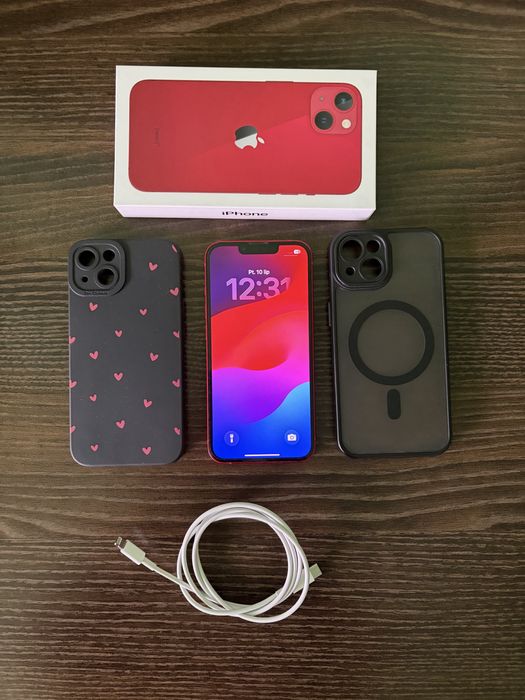 iPhone 13, 128GB, CZERWONY, 88% Kondycja baterii, Oryginalny Kabel, 2 Etui
