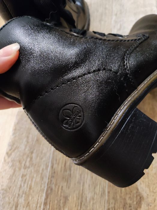 Чобітки осінні в гарному стані