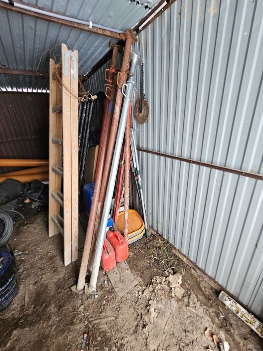 Sprzedam używane podpory stalowe regulowane – 6 sztuk