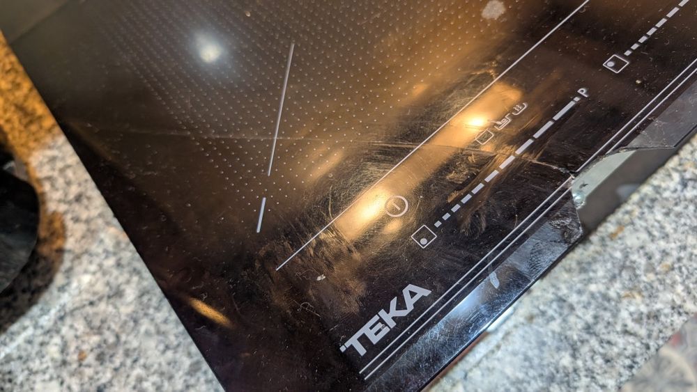 Placa indução Teka IZF 64600 BK MSP funciona (vidro rachado fotos)