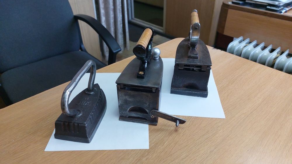 Утюг угольный антикваріат