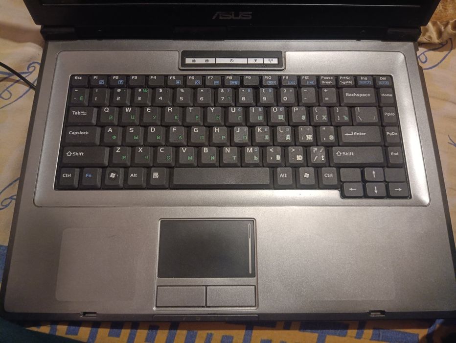 Продам ноутбук в рабочем состоянии