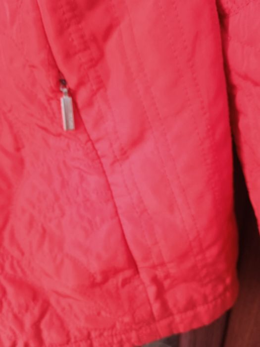 Продам жіночу куртку