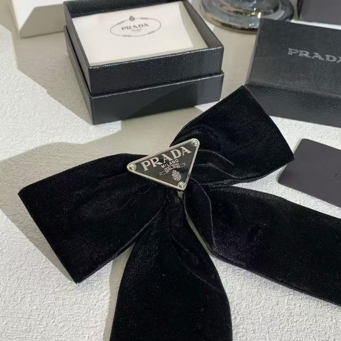 Заколка бант prada