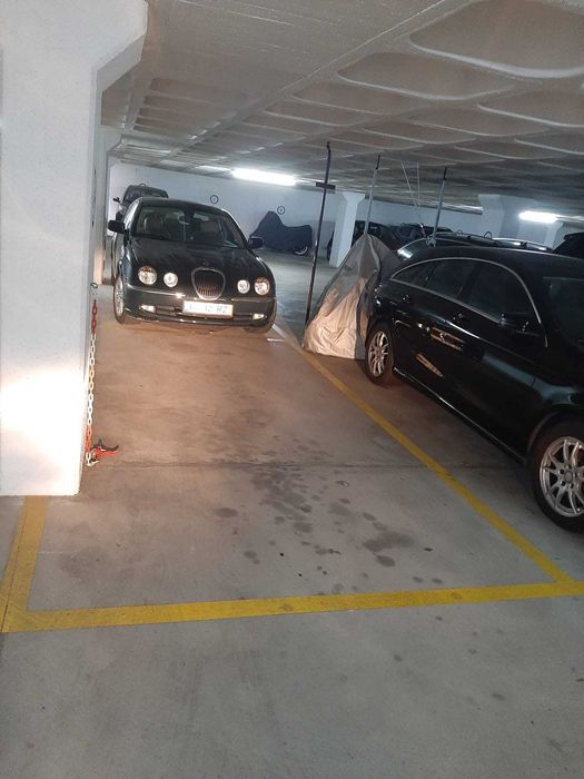 Estacionamento a venda no Bairro do Rosario em Cascais