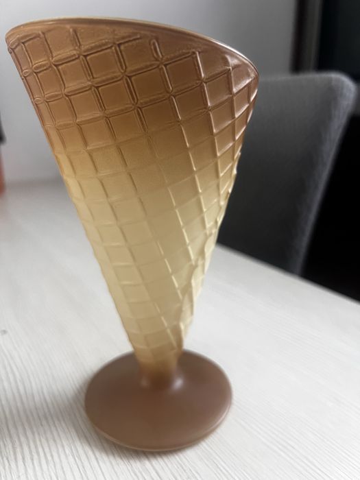 Sprzedam zestaw 6 pucharków do lodów WAFELEK GELATO Bormioli Rocco